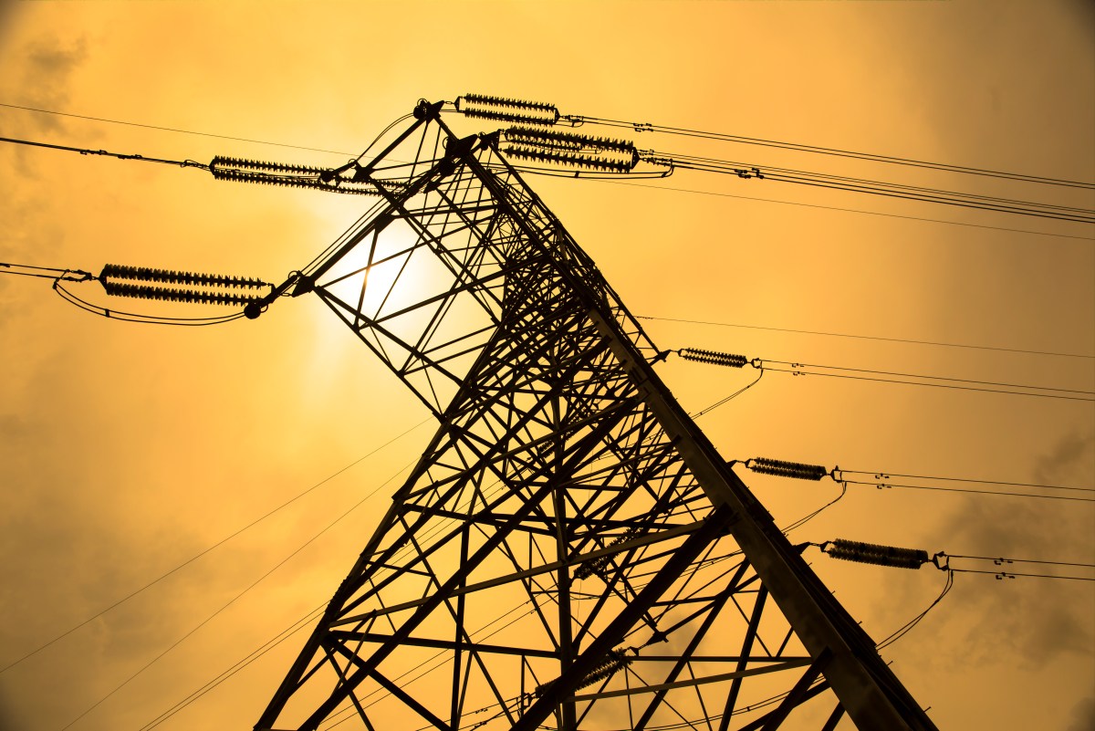 AI Data Centers' Power Vulnerability Sparks Investment Shifts and Infrastructure Opportunities