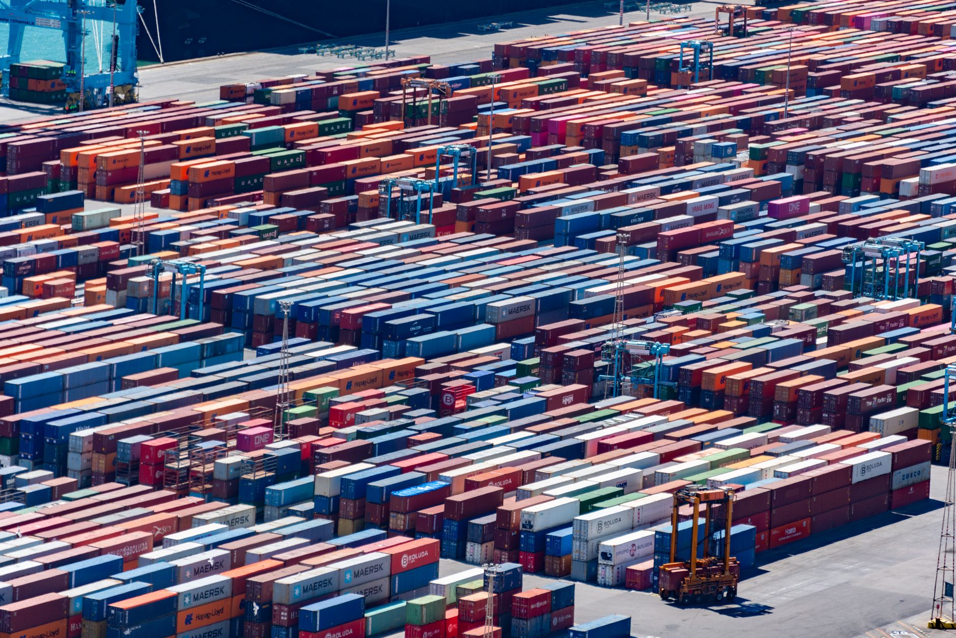 Tariff Tracker: Anthropic's Opus 5 Pushes Token Efficiency, Not Capability — Cost Battle Reshapes AI Spending