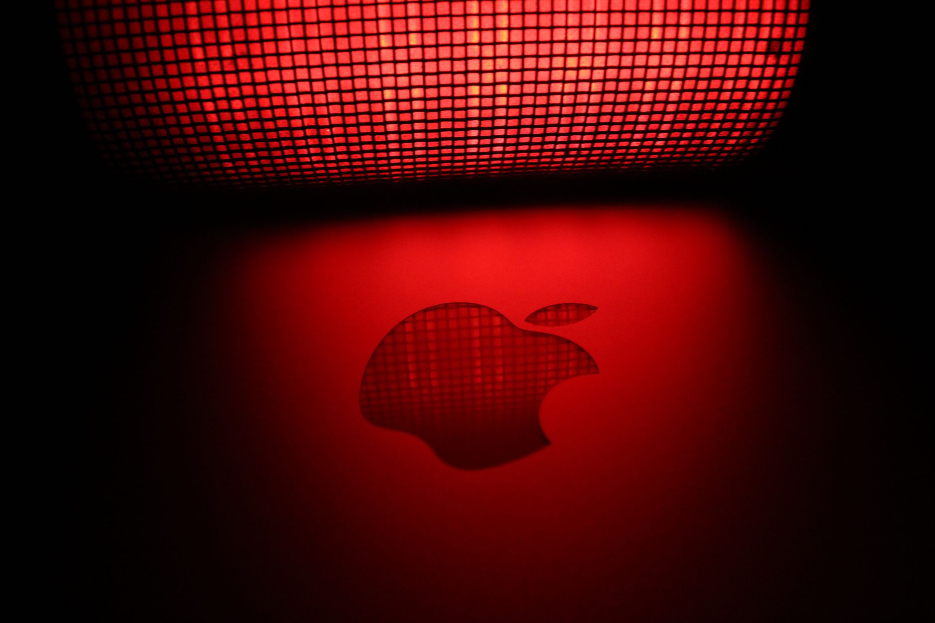 Apple Warns FaceTime Scams Target Bank Accounts – How to Avoid Losing Money
