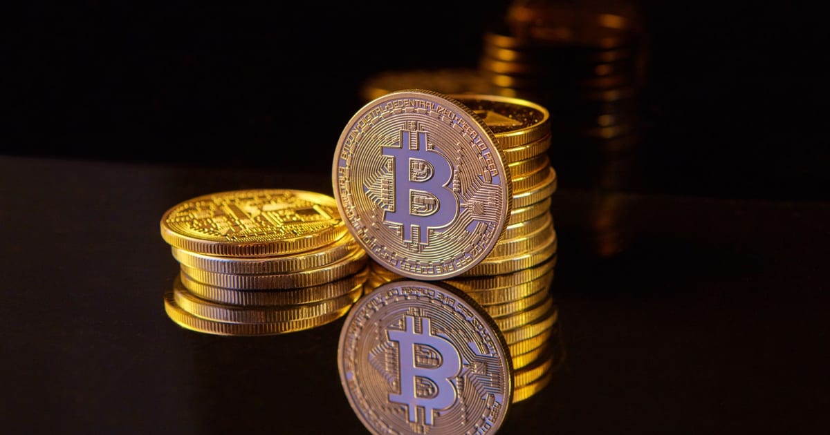 Bitcoin Market Cap Projection: Growth vs Gold Valuation