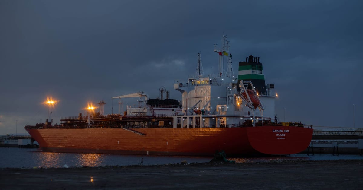 Iran Sets Terms for Strait of Hormuz Reopening