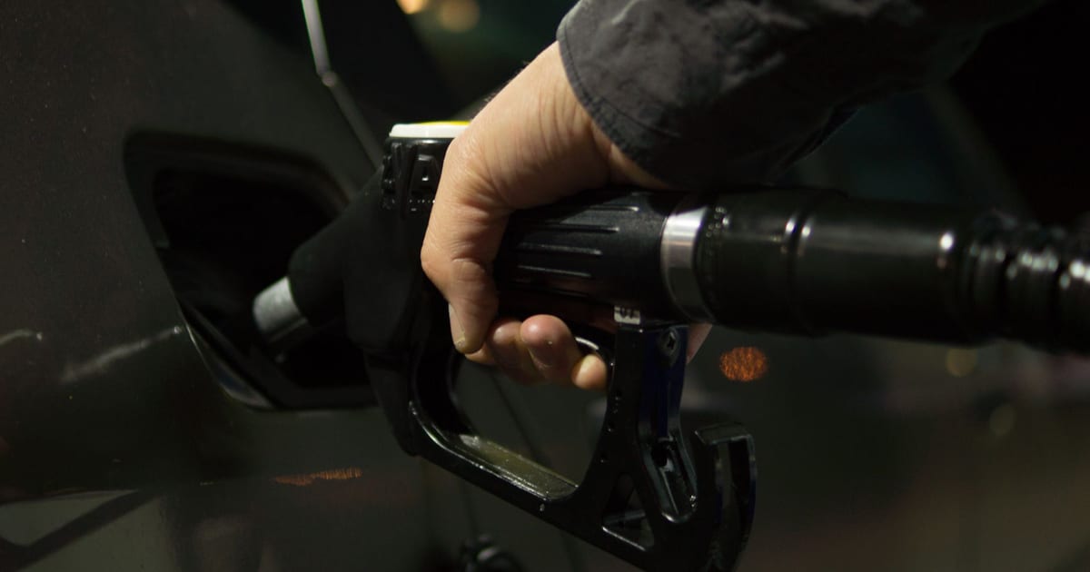 Oil Prices Dip on Iran-Oman Strait of Hormuz Talks