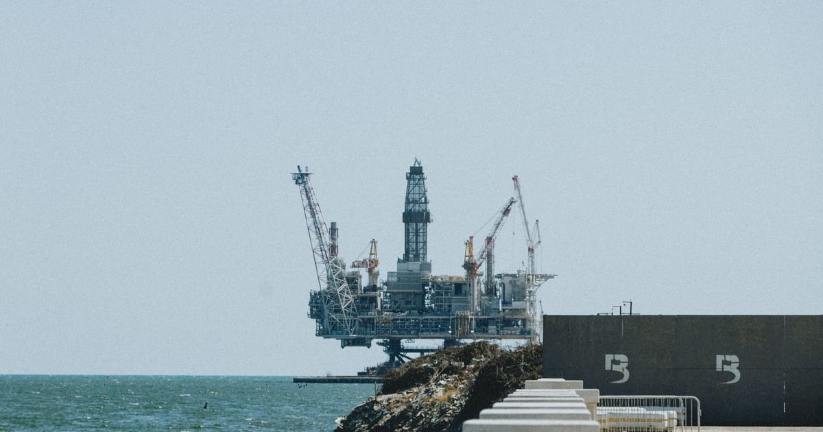 Oil Prices Surge Past $100 Amid Middle East Tensions