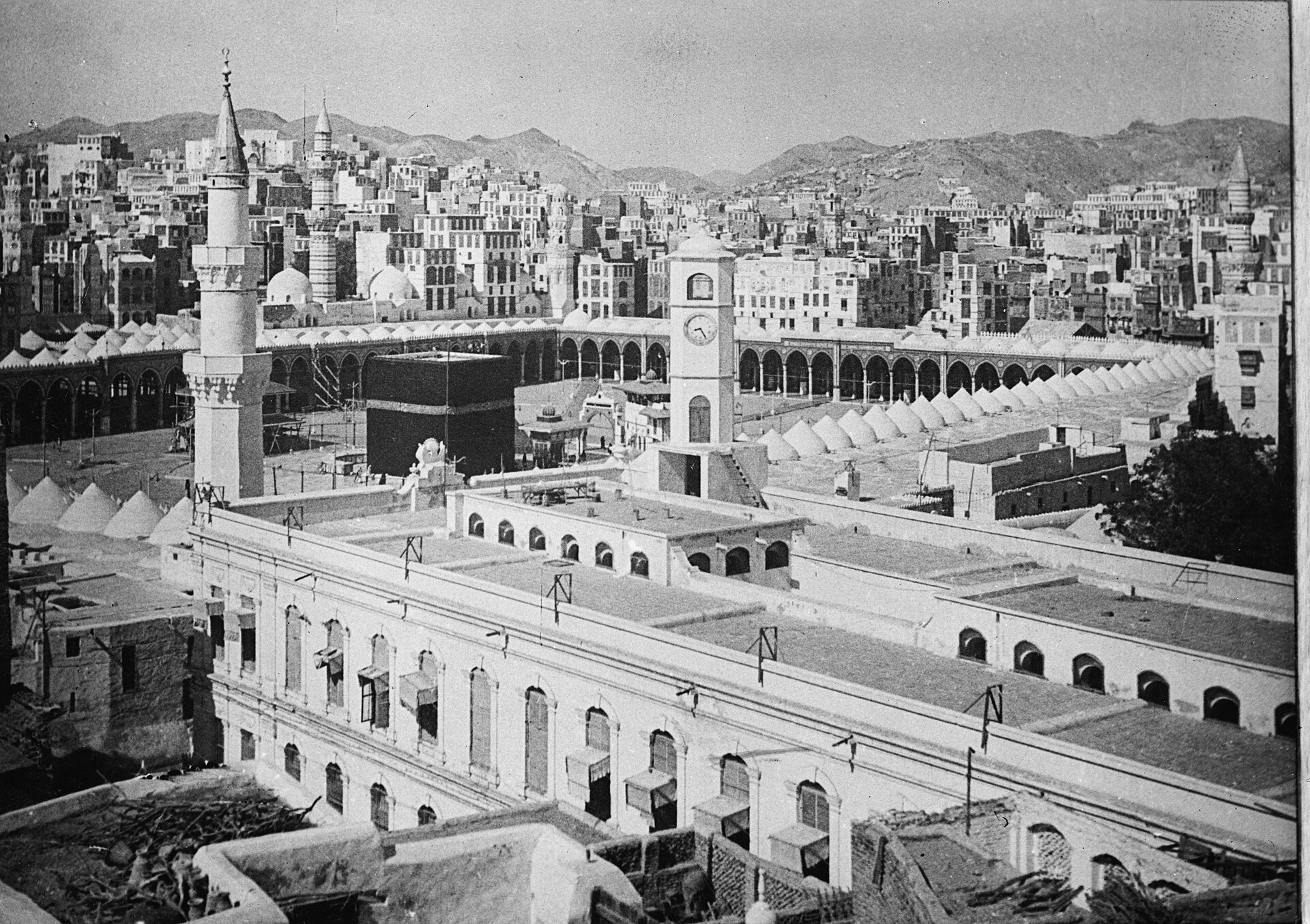 Saudi Arabia Intercepts Houthi Drone Targeting Mecca