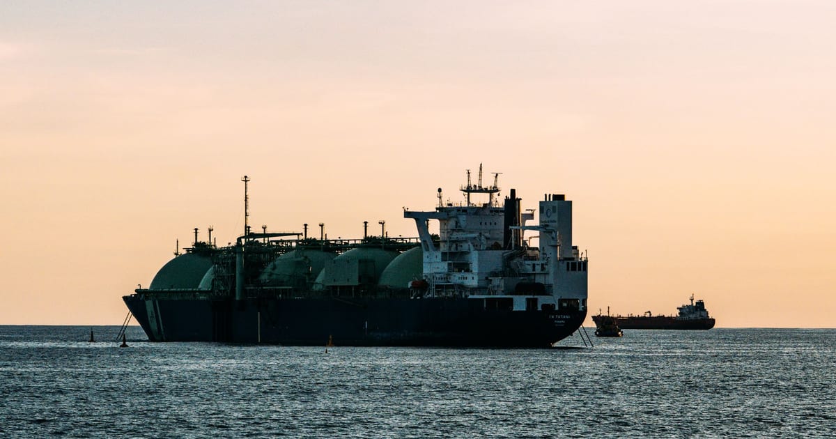 Trump Claims Strait of Hormuz Mines Cleared; Oil Markets Watch