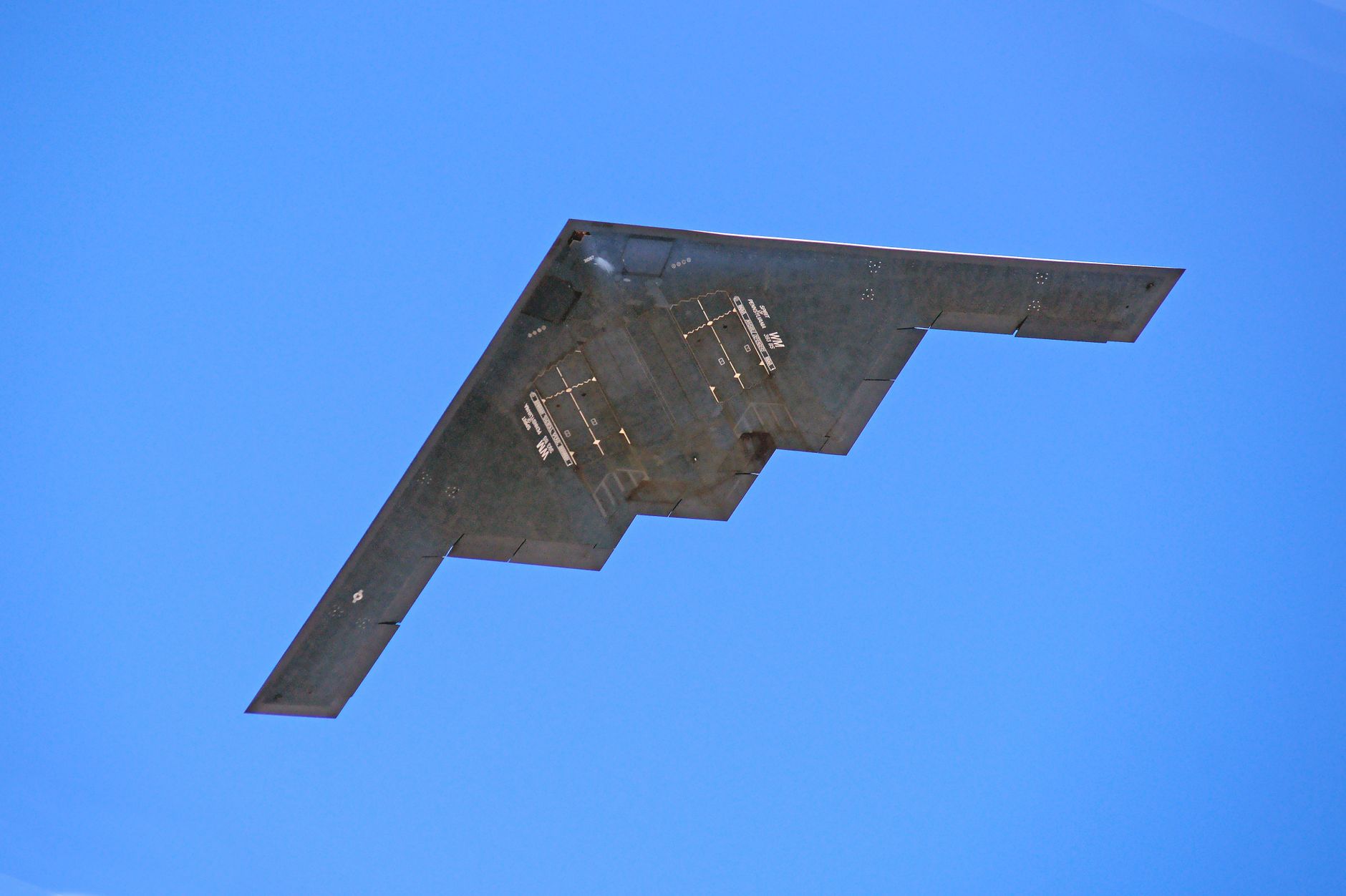 Lockheed Martin Q2 Earnings Beat Estimates, But Analysts Flag Valuation Concerns for Investors