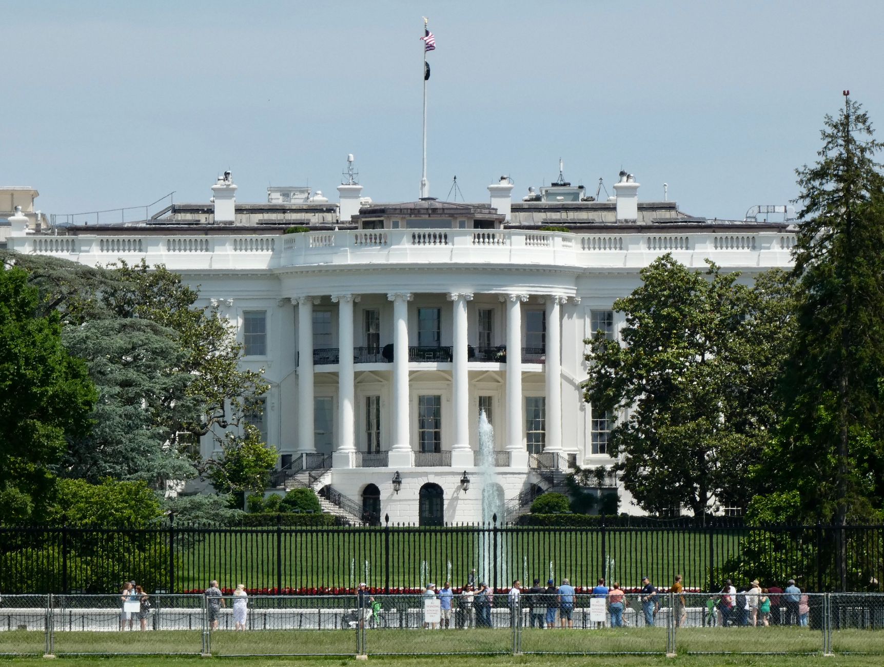 Trump Backs DOJ Subpoenas of NYT Reporters and Google in Air Force One Leak Probe
